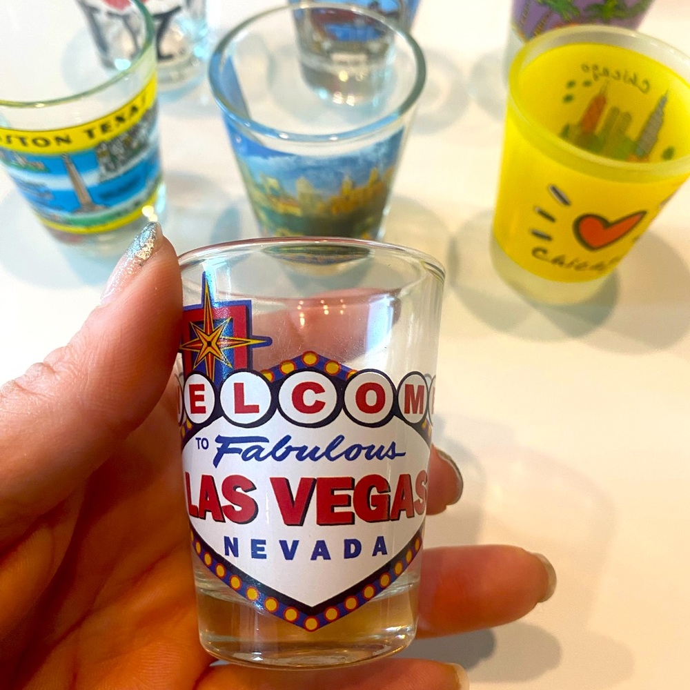18 Shot Glasses - USA collection